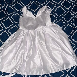 White Sleeveless V-Neck Mini Sundress